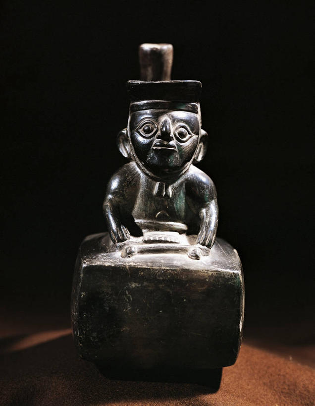 无人,竖图,特写,花瓶,雕塑,秘鲁,艺术,装饰,雕刻,雕像,陶瓷制品,一个,工艺品,摄影,单个,纪念,美术,伸出,主题,陈列,功能,美学,古代文明,美术工艺,彩图,影棚拍摄,拉美文明