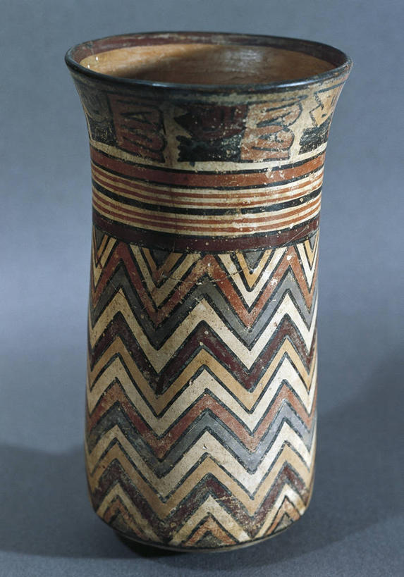 无人,竖图,特写,花瓶,秘鲁,条纹,形状,陶瓷制品,一个,南美,摄影,单个,南美洲,拉丁美洲,美洲,秘鲁共和国,伊卡,纳斯卡,亚美利加洲,南亚美利加洲,玉米之仓,式样,美术工艺,伊卡省,几何形状,彩图,影棚拍摄,拟人