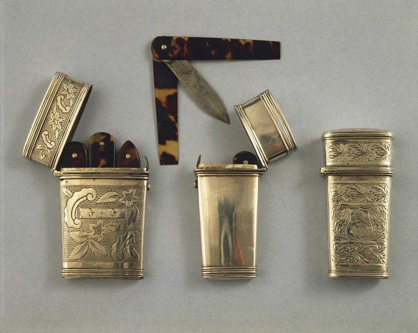 无人,横图,俯视,白色背景,银,装饰,金属,历史,盒子,古代,容器,四个,财富,摄影,小刀,古董,考古学,华贵,解剖刀,美术工艺,彩图,高角度拍摄,影棚拍摄,雕刻术