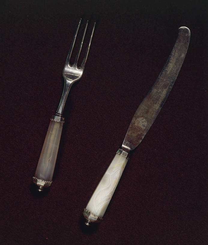 无人,竖图,特写,餐具,光线,叉,玛瑙,光芒,两个,摄影,餐刀,美术工艺,彩图,影棚拍摄