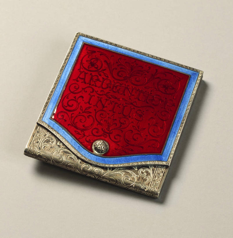 无人,横图,竖图,俯视,银,灰色背景,装饰,金属,历史,盒子,火柴盒,古代,一个,红色,灰色,容器,摄影,单个,古董,考古学,盾形徽章,式样,美术工艺,彩图,高角度拍摄,影棚拍摄,传统文化,雕刻术