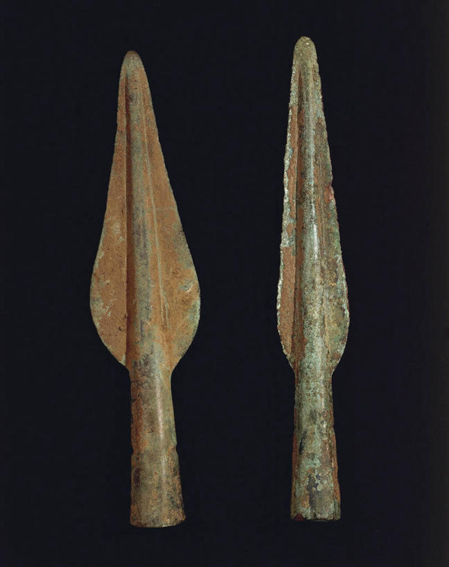 无人,竖图,黑色背景,锐利,历史,两个,摄影,锋利,尖锐,矛,美术工艺,彩图,影棚拍摄