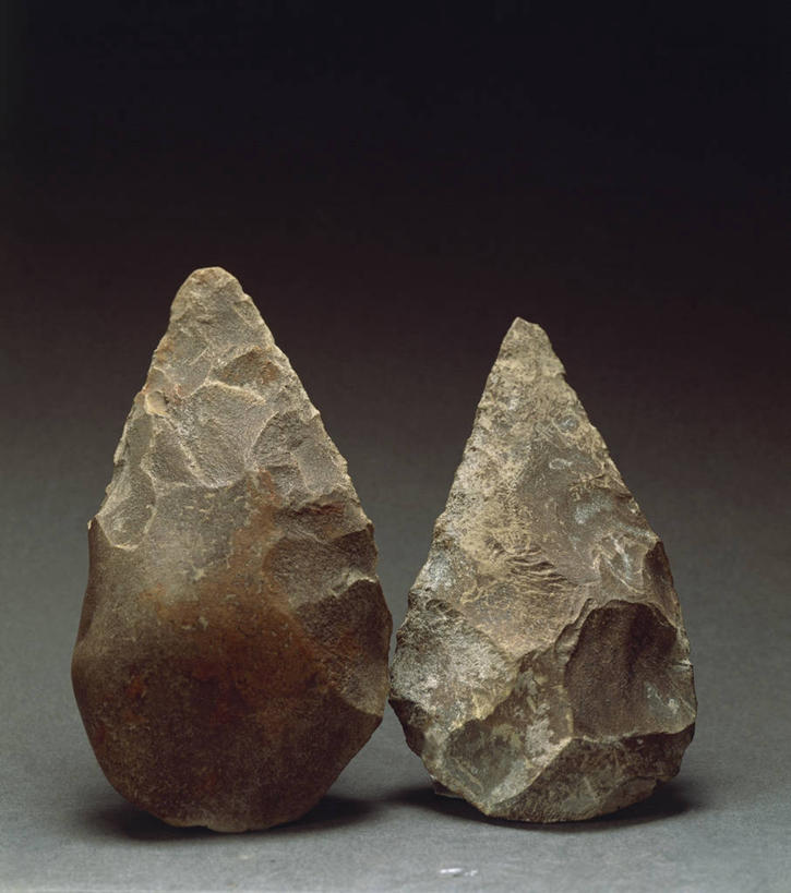 无人,竖图,特写,杏仁,黑色背景,锐利,历史,两个,武器,摄影,考古学,锋利,尖锐,简单,古代文明,美术工艺,史前时代,彩图,影棚拍摄