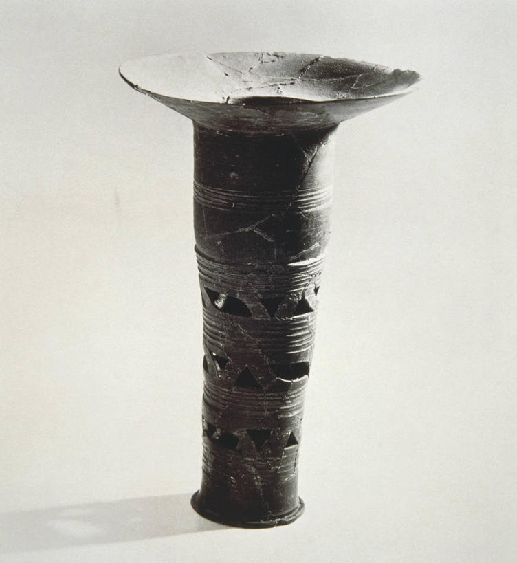 无人,竖图,方图,蛋,陶瓷制品,历史,一个,陶器,摄影,单个,葡萄酒杯,卵,美术工艺,彩图,影棚拍摄,石器时代