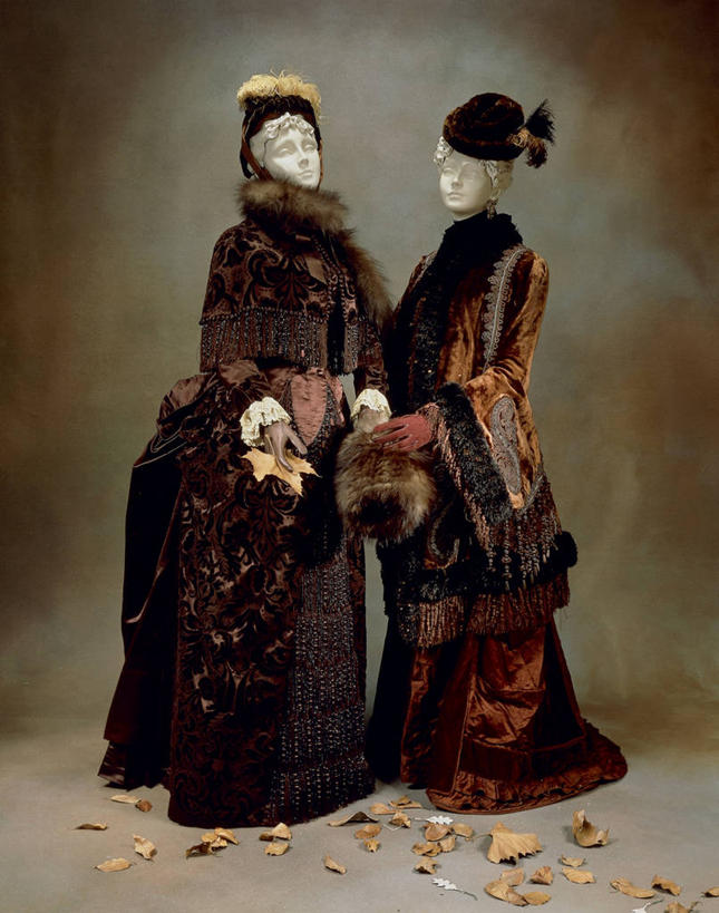 无人,站,竖图,民族服装,时尚,并排,人造模特,丝绸,褐色,历史,摄影,创造力,高雅,想法,美术工艺,设计,彩图,影棚拍摄,传统服装,民俗服,缎子