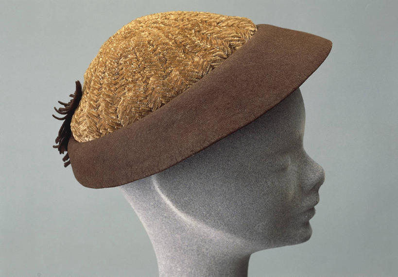 无人,横图,侧面,时尚,帽子,灰色背景,人造模特,褐色,两个,灰色,摄影,高雅,彩图,影棚拍摄