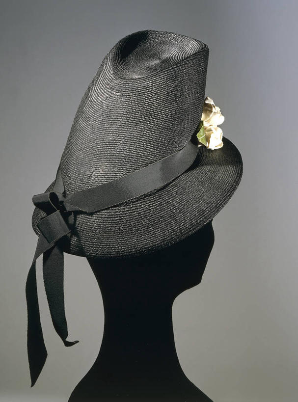 无人,竖图,时尚,帽子,灰色背景,草帽,缎带,花,黑色,摄影,栀子,高雅,剪影,意大利文化,设计,彩图,影棚拍摄,拟人