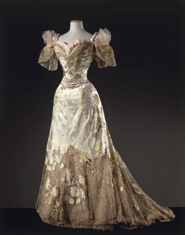 无人,竖图,时尚,灰色背景,正装,人造模特,历史,衣服,粉色,灰色,摄影,高雅,法国文化,彩图,影棚拍摄,传统服装