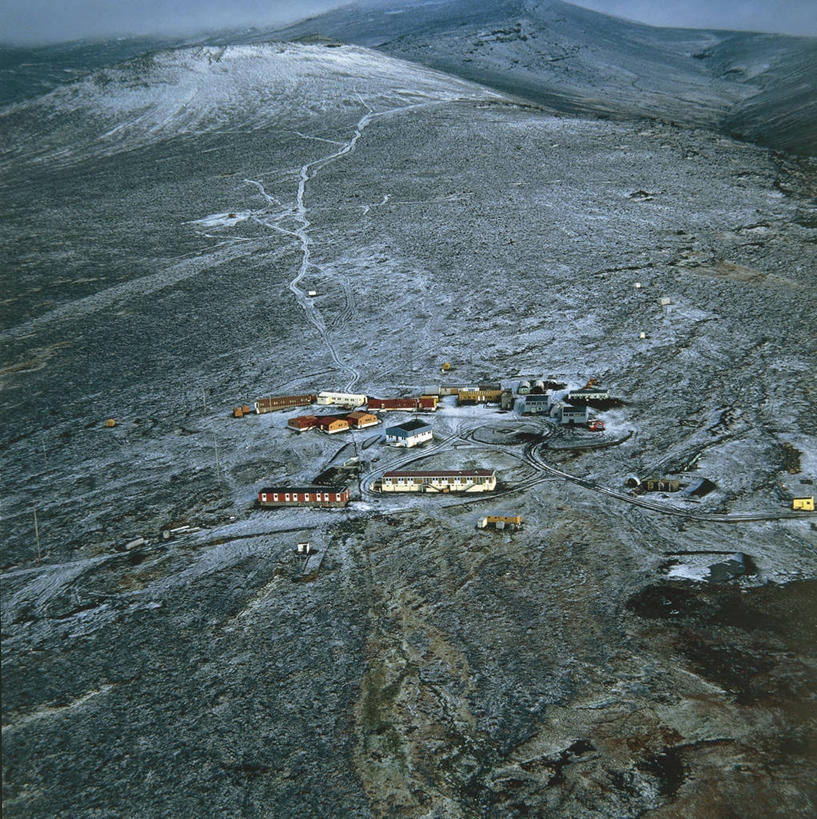 无人,竖图,方图,俯视,航拍,室外,探险,山,法国,垒,研究,风景,黄昏,寒冷,摄影,照亮,鸟瞰,南极洲,地貌,自然地理,岩石,彩图,高角度拍摄