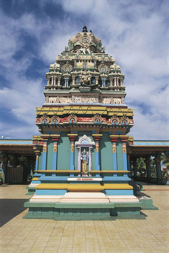 无人,寺庙,竖图,室外,白天,仰视,建筑,雕塑,欧洲,斐济,阴影,艺术,装饰,雕刻,雕像,文字,岛,云,酒类,图像,酒,饮料,天空,工艺品,虚构,摄影,宗教,纪念,英文字母,美术,人造,宗教建筑,主题,大洋洲,自然现象,陈列,视角,地貌,印度教,功能,美学,蒸馏酒,烈酒,构图,灵性,美拉尼西亚,大写字母,彩图,低角度拍摄,旅行,神,时空,传统文化