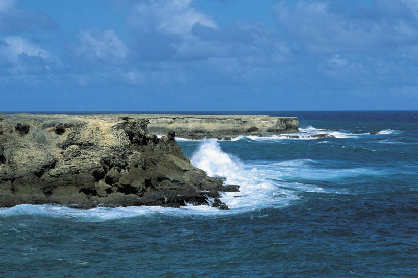 无人,横图,室外,白天,旅游,度假,海浪,海洋,美景,水,加勒比海,巴巴多斯,溅,岛,地平线,地形,景观,水平线,云,图像,破坏,娱乐,蓝色,风景,天空,自然,波浪,享受,休闲,概念,景色,大西洋,放松,摄影,宁静,北美,西印度群岛,岩层,自然风光,主题,美洲,自然现象,地貌,小安的列斯群岛,构图,海滩,岩石,彩图,旅行,时空