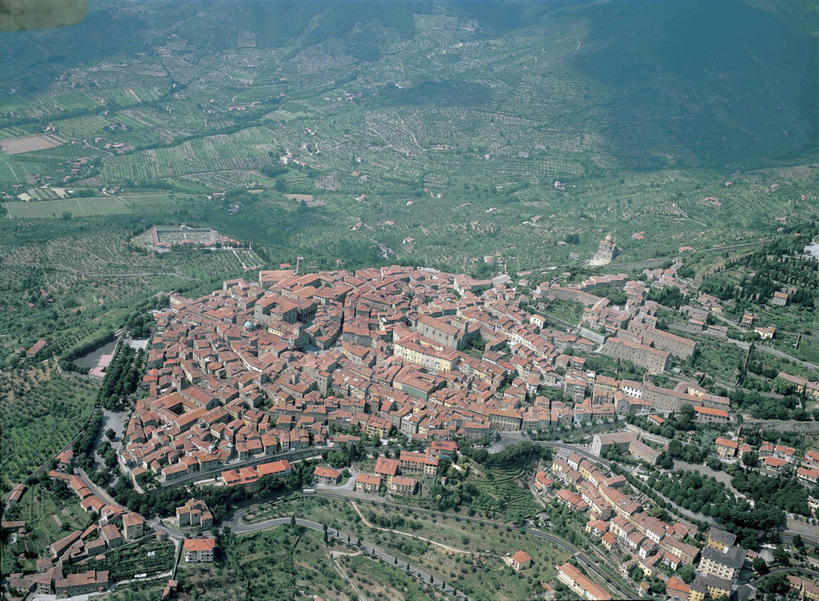 无人,横图,俯视,航拍,室外,白天,植物,城市,建筑,路,意大利,欧洲,地形,图像,树,摄影,人造,鸟瞰,地中海文化,南欧,主题,托斯卡纳区,构图,彩图,高角度拍摄,旅行,科尔托纳,时空,传统文化