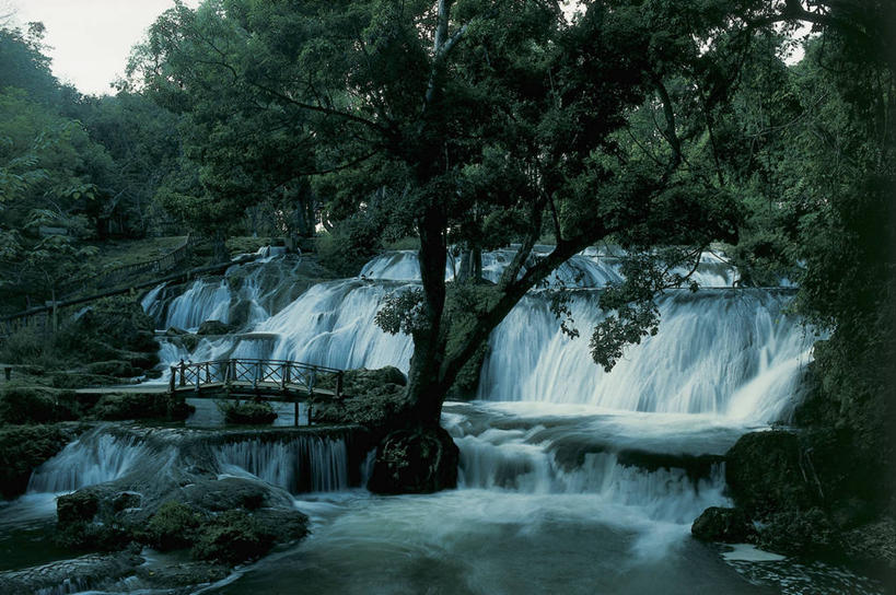 无人,横图,室外,白天,旅游,度假,美景,瀑布,水,植物,缅甸,景观,流水,桥,联系,图像,娱乐,树,风景,自然,享受,休闲,概念,景色,放松,摄影,宁静,自然风光,主题,构图,印度支那,彩图,旅行,时空