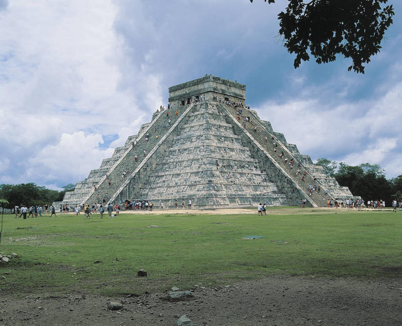 人群,横图,室外,白天,旅游,度假,神秘,美景,植物,建筑,墨西哥,行人,游客,游人,地形,景观,云,许多人,宏伟,图像,历史,娱乐,路人,旅客,草,树,天空,自然,一群人,享受,休闲,概念,景色,放松,摄影,人造,北美,拉丁美洲,自然风光,主题,美洲,自然现象,尤卡坦半岛,尤卡坦州,魔法金字塔,构图,古代文明,墨西哥文化,过客,自然地理,彩图,旅行,时空,状态