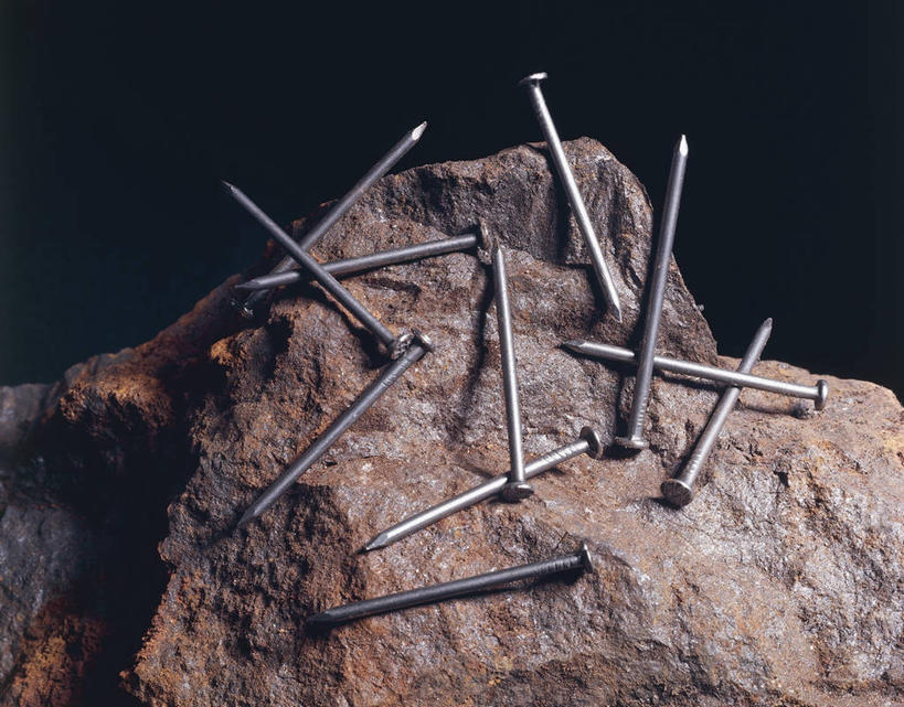 无人,横图,室内,特写,许多,黑色背景,粗糙,金属,材料,钉子,工具,很多,图像,黑色,自然,概念,摄影,毛糙,主题,自然现象,构图,地质学,矿物质,天然磁石,自然地理,岩石,彩图,影棚拍摄,粗拙,韧性,状态