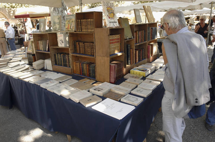 人群,书店,横图,室内,白天,正面,商务,法国,欧洲,戛纳,背面,零售,摄影,多样,普罗旺斯,地中海文化,选择,跳蚤市场,男人,女人,书,彩图