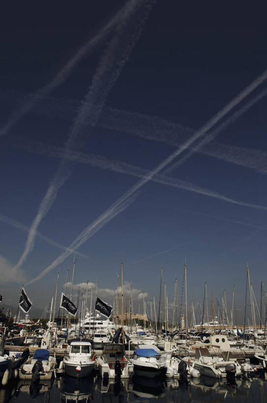 无人,吸烟,竖图,室外,白天,水,船,法国,欧洲,停靠,云,天空,运输,摄影,普罗旺斯,地中海文化,停泊,滨海阿尔卑斯,彩图,旅行,安提布