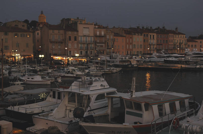 无人,站,横图,俯视,室外,夜晚,河流,建筑,船,法国,欧洲,停靠,游艇,天空,自然,运输,摄影,宁静,普罗旺斯,地中海文化,停泊,圣曹菲,瓦尔省,彩图,高角度拍摄,旅行