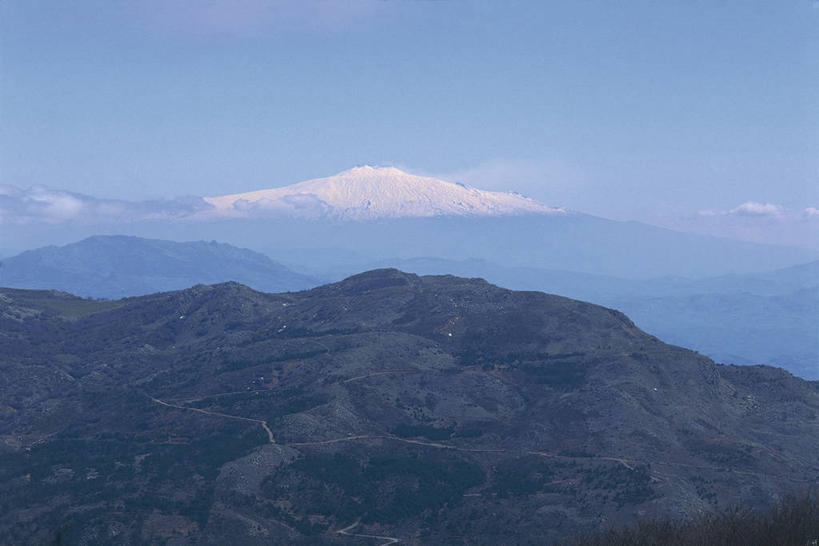 无人,横图,俯视,室外,白天,旅游,度假,火山,美景,山,雪,雪山,意大利,欧洲,景观,娱乐,天空,自然,享受,休闲,景色,放松,摄影,宁静,西西里,地中海文化,自然风光,自然现象,意大利文化,埃特纳火山,彩图,高角度拍摄