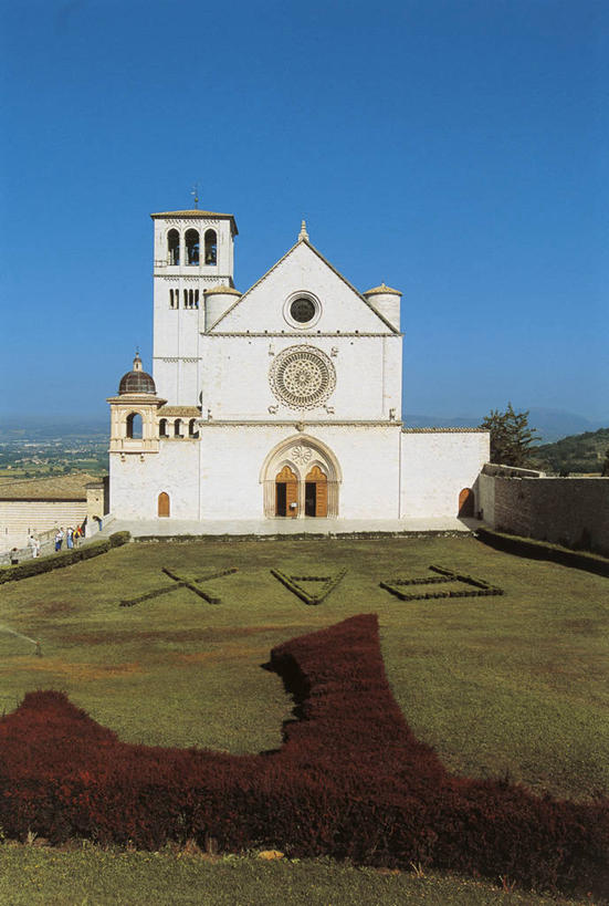 无人,教堂,竖图,室外,白天,建筑,意大利,欧洲,节日,钟楼,文化,天空,地标建筑,祈祷,健康,许愿,摄影,宗教,信仰,纪念,祈求,国家公园,基督教,宗教建筑,地中海文化,天主教,意大利文化,哥特式风格,万里无云,翁布里亚大区,灵性,阿西西,平安,彩图