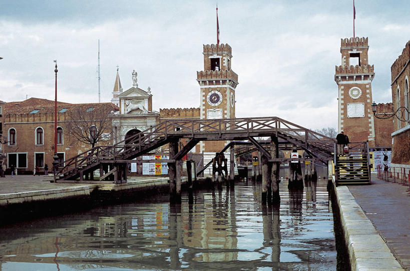 无人,横图,室外,白天,城市,建筑,意大利,欧洲,威尼斯,反射,云,桥,天空,摄影,运河,地中海文化,意大利文化,威尼托大区,造船厂,彩图