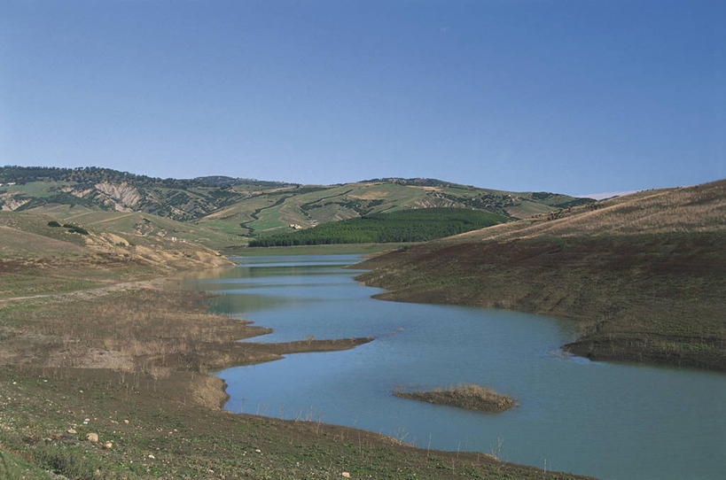 无人,横图,室外,白天,湖,意大利,欧洲,反射,蓝色,自然,摄影,宁静,地中海文化,意大利文化,万里无云,巴西利卡塔,彩图