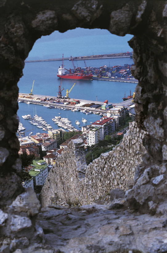 无人,竖图,俯视,室外,白天,海洋,城市,建筑,船,意大利,欧洲,废墟,天空,工业,运输,摄影,地中海文化,意大利文化,坎帕尼亚,萨勒诺,彩图,高角度拍摄,旅行,海港