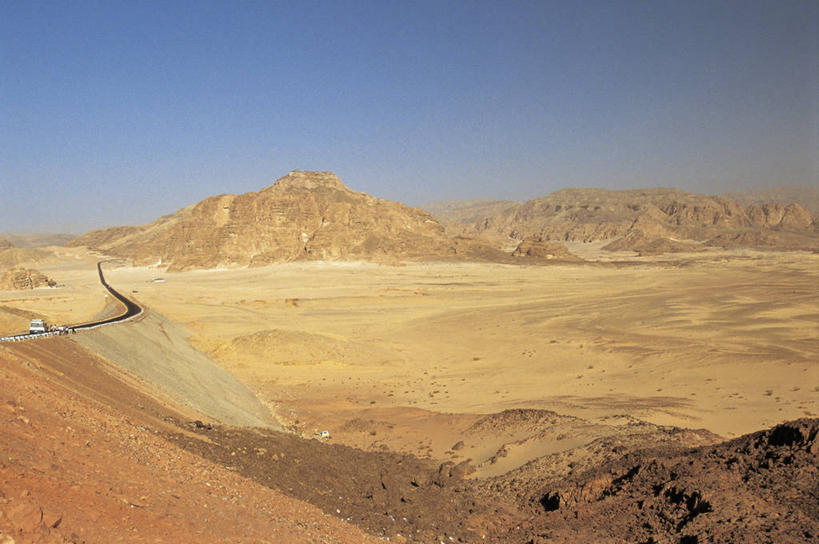 无人,横图,室外,白天,旅游,度假,美景,山,山脉,建筑,路,非洲,埃及,景观,娱乐,风景,自然,享受,休闲,景色,放松,摄影,宁静,中东,地中海文化,自然风光,万里无云,埃及文化,阿拉伯埃及共和国,金字塔之国,棉花之国,阿非利加洲,西奈山,何烈山,摩西山,西奈半岛,自然地理,彩图