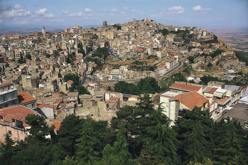 无人,横图,俯视,室外,白天,度假,美景,城市风光,城市,建筑,意大利,欧洲,房屋,屋顶,景观,云,塔,娱乐,树,天空,享受,休闲,景色,放松,摄影,住房,西西里,地中海文化,意大利文化,恩纳省,彩图,高角度拍摄