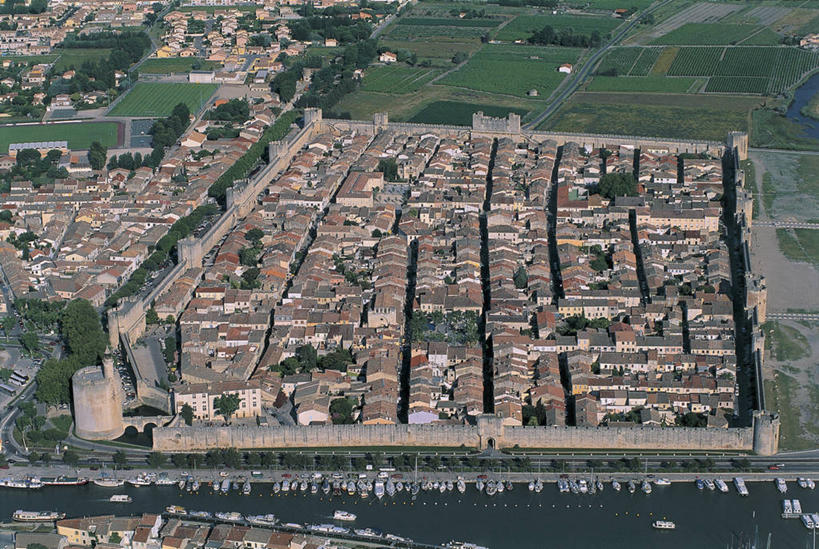 无人,横图,俯视,航拍,室外,白天,建筑,法国,欧洲,房屋,田地,城镇,城墙,树,摄影,住房,鸟瞰,地中海文化,艾格莫尔特,彩图,高角度拍摄