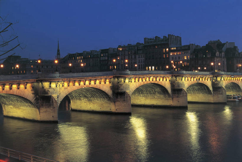 无人,横图,室外,夜晚,河流,城市,建筑,法国,欧洲,反射,拱门,桥,首都,联系,历史,拱桥,地标建筑,摄影,照亮,地中海文化,塞纳河,法国文化,新桥,万里无云,法兰西岛大区,彩图,过去