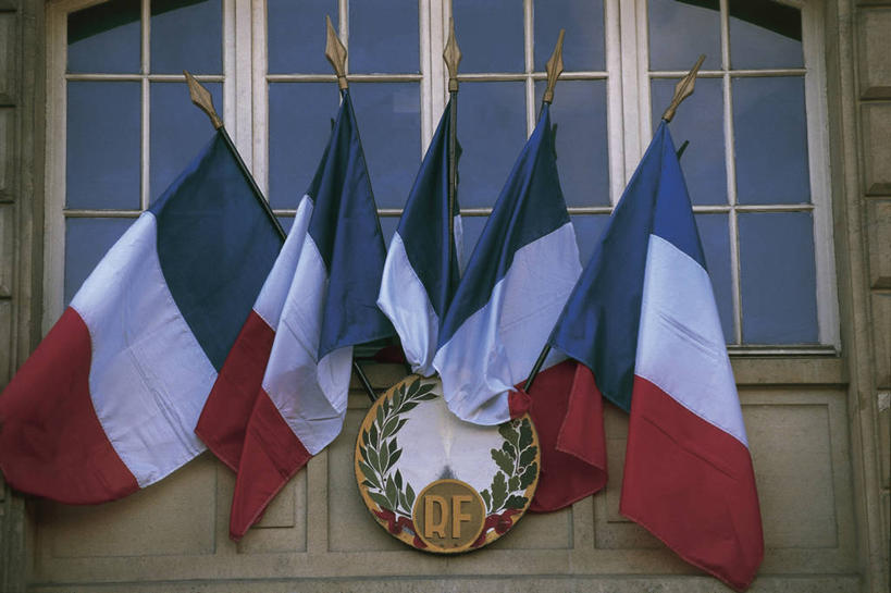 无人,横图,室外,白天,风,窗户,城市,建筑,旗帜,法国,巴黎,欧洲,首都,摄影,英文字母,地中海文化,法国文化,法国国旗,法兰西岛大区,大写字母,彩图,传统文化