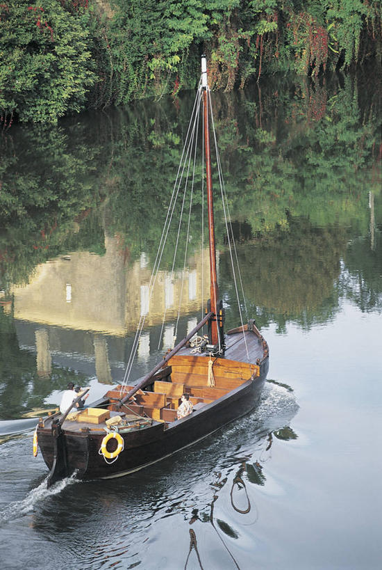 无人,竖图,俯视,室外,白天,河流,船,法国,欧洲,反射,流水,运输,摄影,流动,西欧,地中海文化,法兰西,法兰西共和国,阿基坦,法兰西第五共和国,亚魁当,阿基坦大区,彩图,高角度拍摄,旅行,多尔多涅河