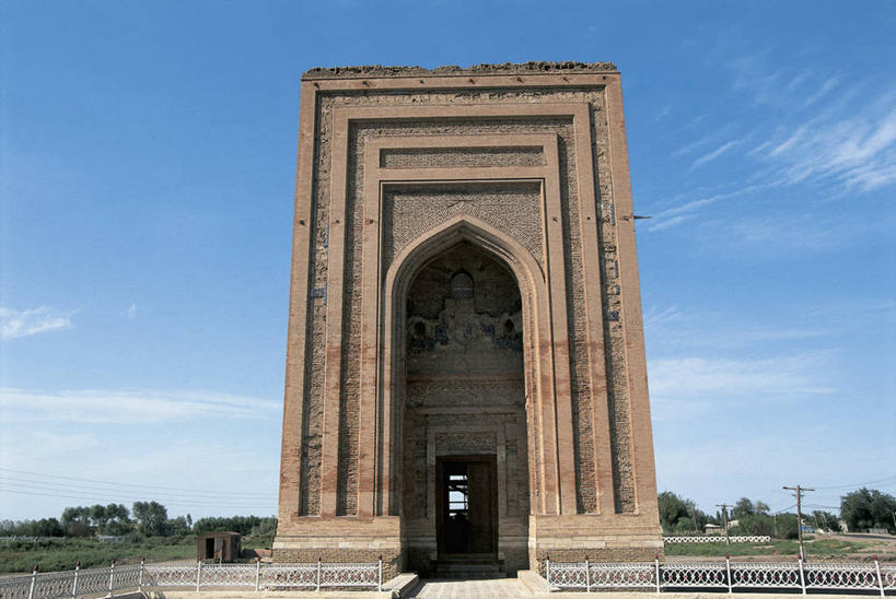 无人,横图,室外,白天,仰视,建筑,土库曼斯坦,亚洲,地形,云,拱门,历史,树,天空,摄影,陵墓,前苏联,彩图,低角度拍摄,独联体,过去
