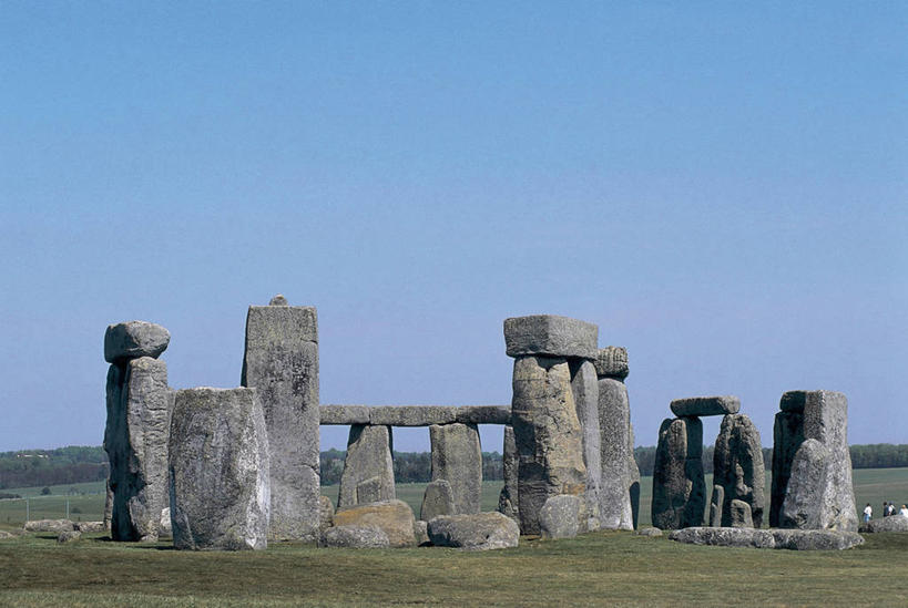 无人,横图,室外,白天,神秘,英国,欧洲,地形,巨石,历史,英格兰,废墟,草,蓝色,地标建筑,摄影,考古学,坟墓,索尔兹伯里平原,英国文化,万里无云,古代文明,彩图,石器时代,过去