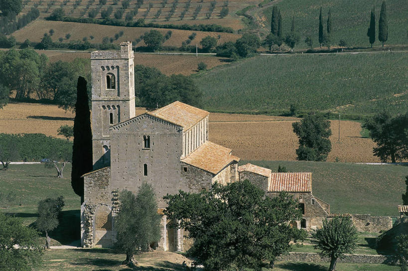 无人,教堂,横图,室外,白天,农业,建筑,意大利,欧洲,地形,田地,塔,树,自然,摄影,宗教,基督教,宗教建筑,地中海文化,意大利文化,托斯卡纳区,维得斯卡,灵性,修院,彩图,蒙塔西诺