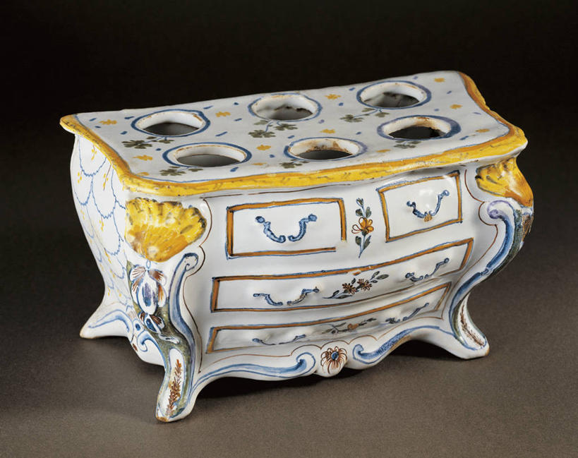 无人,横图,室内,特写,花盆,法国,欧洲,艺术,装饰,陶瓷制品,一个,工艺品,陶器,摄影,单个,勃艮第,西欧,地中海文化,法兰西,法国文化,欧洲文化,中欧,法兰西共和国,法兰西第五共和国,美术工艺,勃艮第大区,布根地,涅夫勒省,设计,彩图,影棚拍摄