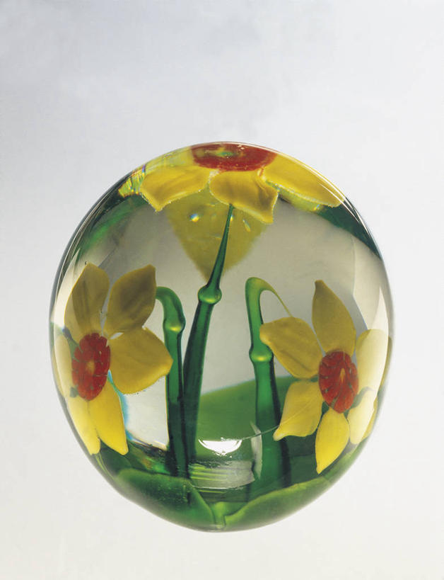 无人,竖图,室内,特写,叶子,形状,装饰,透明,茎,设备,物品,花,花瓣,一个,工艺品,球体,摄影,单个,光滑,细腻,三维图形,平滑,式样,几何形状,纸镇,设计,彩图,影棚拍摄