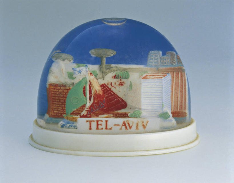 无人,横图,室内,特写,建筑,玩具,雕塑,以色列,亚洲,艺术,装饰,透明,雕刻,雕像,符号,商品,文字,塑胶,树,一个,纪念品,工艺品,摄影,单个,纪念,英文字母,美术,创造力,中东,记忆,主题,陈列,功能,美学,雪花球,特拉维夫,大写字母,彩图,影棚拍摄