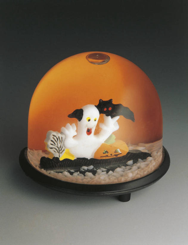 无人,竖图,室内,特写,玩具,雕塑,艺术,装饰,透明,雕刻,雕像,商品,飞,一个,动物,纪念品,工艺品,万圣节,摄影,单个,纪念,美术,创造力,记忆,主题,陈列,功能,美学,雪花球,想法,彩图,影棚拍摄,鬼