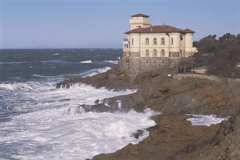 无人,横图,室外,白天,海浪,海洋,水,建筑,意大利,欧洲,城堡,地平线,河岸,水平线,历史,破坏,树,天空,自然,波浪,摄影,宁静,西欧,地中海文化,南欧,意大利文化,托斯卡纳区,万里无云,岩石,彩图,旅行,利禾奴,过去