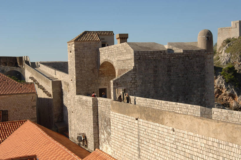 无人,横图,俯视,室外,白天,城市,建筑,欧洲,克罗地亚,屋顶,古城,围墙,历史,城墙,天空,地标建筑,摄影,保护,地中海文化,都市风光,巴尔干,前南斯拉夫,万里无云,杜布罗夫尼克,萨格勒布,达尔马提亚,彩图,高角度拍摄,旅行,联合国教科文组织,斯塔里格勒,过去