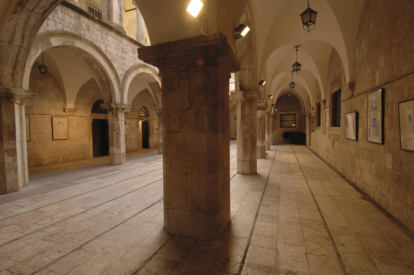 无人,宫殿,横图,室内,地板,建筑,欧洲,克罗地亚,灯笼,柱子,拱门,古城,地面,历史,地标建筑,摄影,照明设备,地中海文化,巴尔干,前南斯拉夫,杜布罗夫尼克,柱廊,萨格勒布,达尔马提亚,彩图,旅行,联合国教科文组织,斯塔里格勒,过去