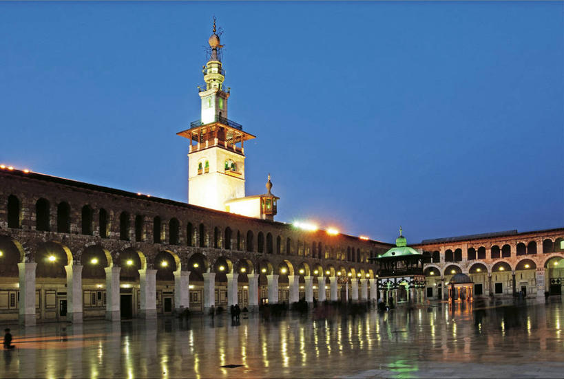 横图,室外,夜晚,建筑,叙利亚,亚洲,装饰,反射,柱子,庭院,拱门,地面,光亮,首都,历史,天空,黄昏,地标建筑,摄影,宗教,砖地,照亮,尖塔,伊斯兰教,中东,宗教建筑,地中海文化,清真寺,大清真寺,漩涡形,万里无云,螺线,柱廊,灵性,大马士革,倭马亚大清真寺,彩图,旅行,联合国教科文组织,过去