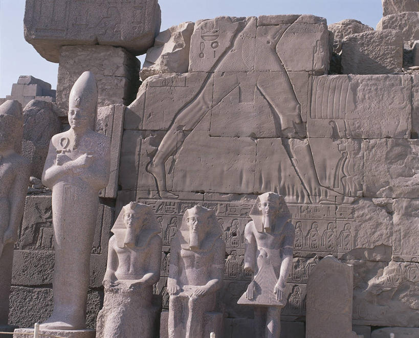 太阳穴,无人,横图,室外,白天,建筑,雕塑,埃及,标志,雕像,符号,纪念碑,联合国,历史,标识,废墟,地标建筑,虚构,摄影,中东,宗教建筑,北非,卡尔纳克神殿,埃及文化,性别符号,古埃及文明,古代文明,底比斯,美术工艺,彩图,旅行,神,男性符号,联合国教科文组织,帝国,阿蒙神,埃及卢克索