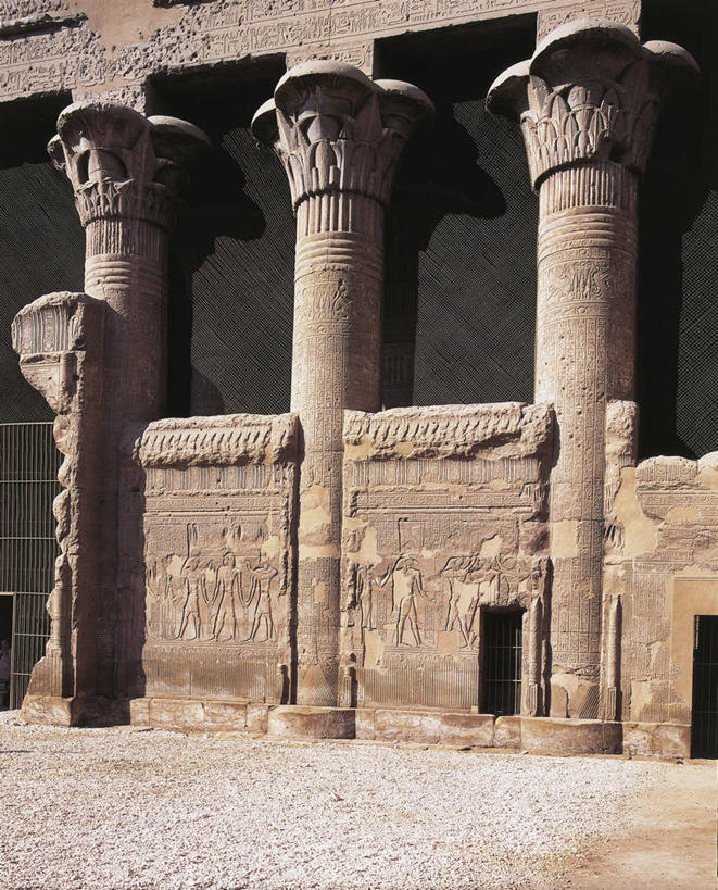 无人,竖图,室外,白天,建筑,雕塑,埃及,柱子,地标建筑,摄影,中东,北非,古埃及文明,古代文明,伊斯纳,彩图,浅浮雕,库努姆神殿