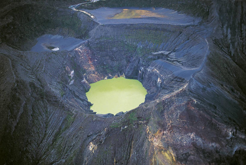 无人,横图,俯视,航拍,室外,白天,火山,山,植物,雾,叶子,哥斯达黎加,蒸汽,地形,火山口,摄影,北美,北美洲,国家公园,中美洲,鸟瞰,美洲,北亚美利加洲,亚美利加洲,哥斯达黎加共和国,地质学,卡塔戈,自然地理,活火山,彩图,高角度拍摄,火山学,郊野公园