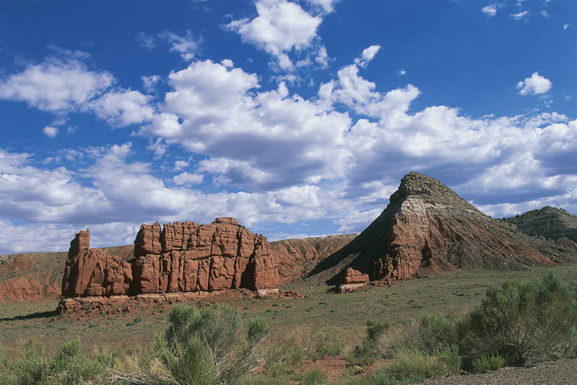 无人,横图,室外,白天,沙漠,美国,悬崖,云,天气,草,天空,自然,摄影,环境,亚利桑那,气候,岩层,印第安人,地质学,自然地理,岩石,彩图