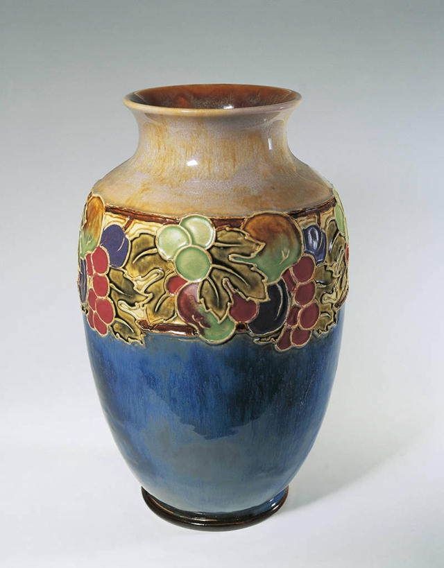 无人,竖图,室内,白色背景,奢侈,珠宝,英国,欧洲,花纹,瓷器,矿石,陶瓷制品,英格兰,一个,白色,摄影,单个,品牌,昂贵,贵重,宝石,北欧,坚定,宝贵,式样,美术工艺,彩图,影棚拍摄,人工宝石,人造宝石,皇家道尔顿