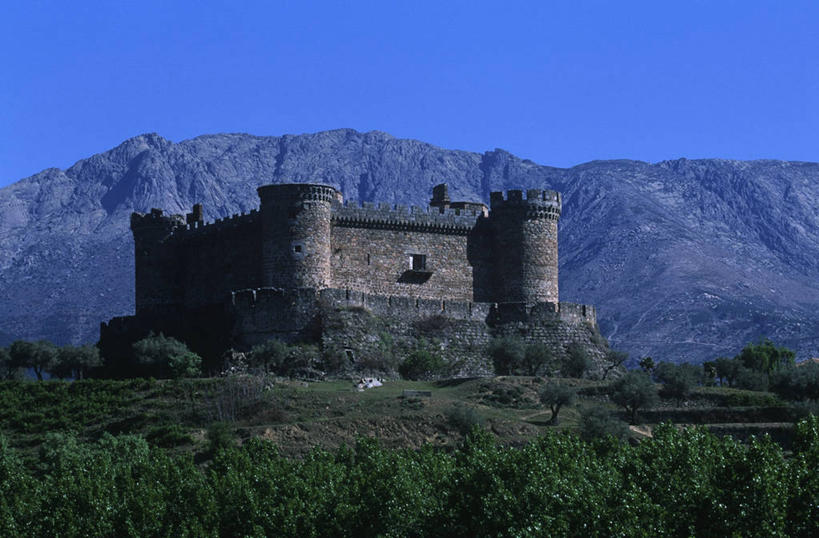 无人,横图,室外,白天,旅游,度假,安全,美景,山,建筑,西班牙,欧洲,城堡,景观,娱乐,城墙,草,天空,自然,享受,休闲,景色,放松,摄影,保护,南欧,自然风光,防守,伊比利亚半岛,万里无云,西班牙王国,卡斯蒂利亚,莱昂,卡斯蒂利亚.莱昂,莱昂省,触摸,彩图,人墙